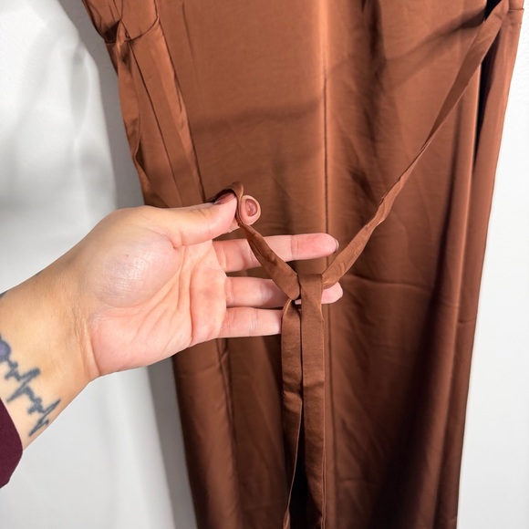 NWT Old Navy Cocoa Satin Summer Wedding Sleeveless Midi Slip Dress 12 Minimalist - Picture 9 of 9